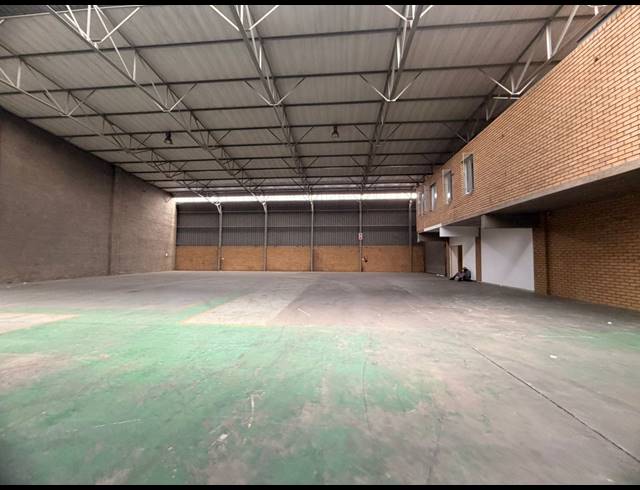 1,412M² WAREHOUSE TO LET IN MEADOWDALE